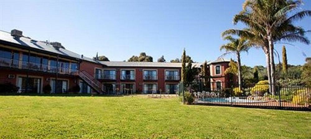 Clare Country Club Hotel Exterior foto