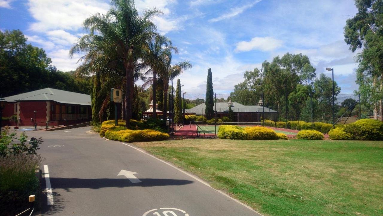 Clare Country Club Hotel Exterior foto