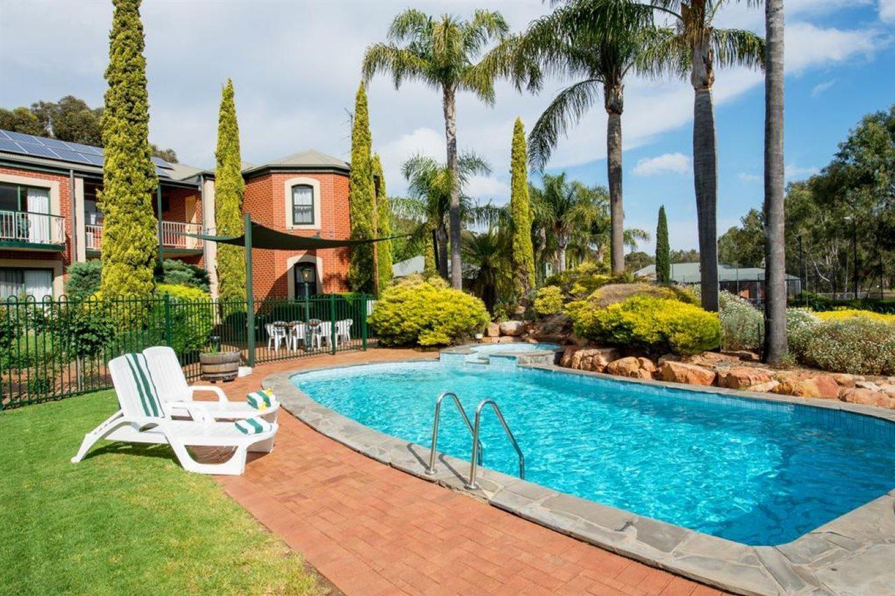 Clare Country Club Hotel Exterior foto