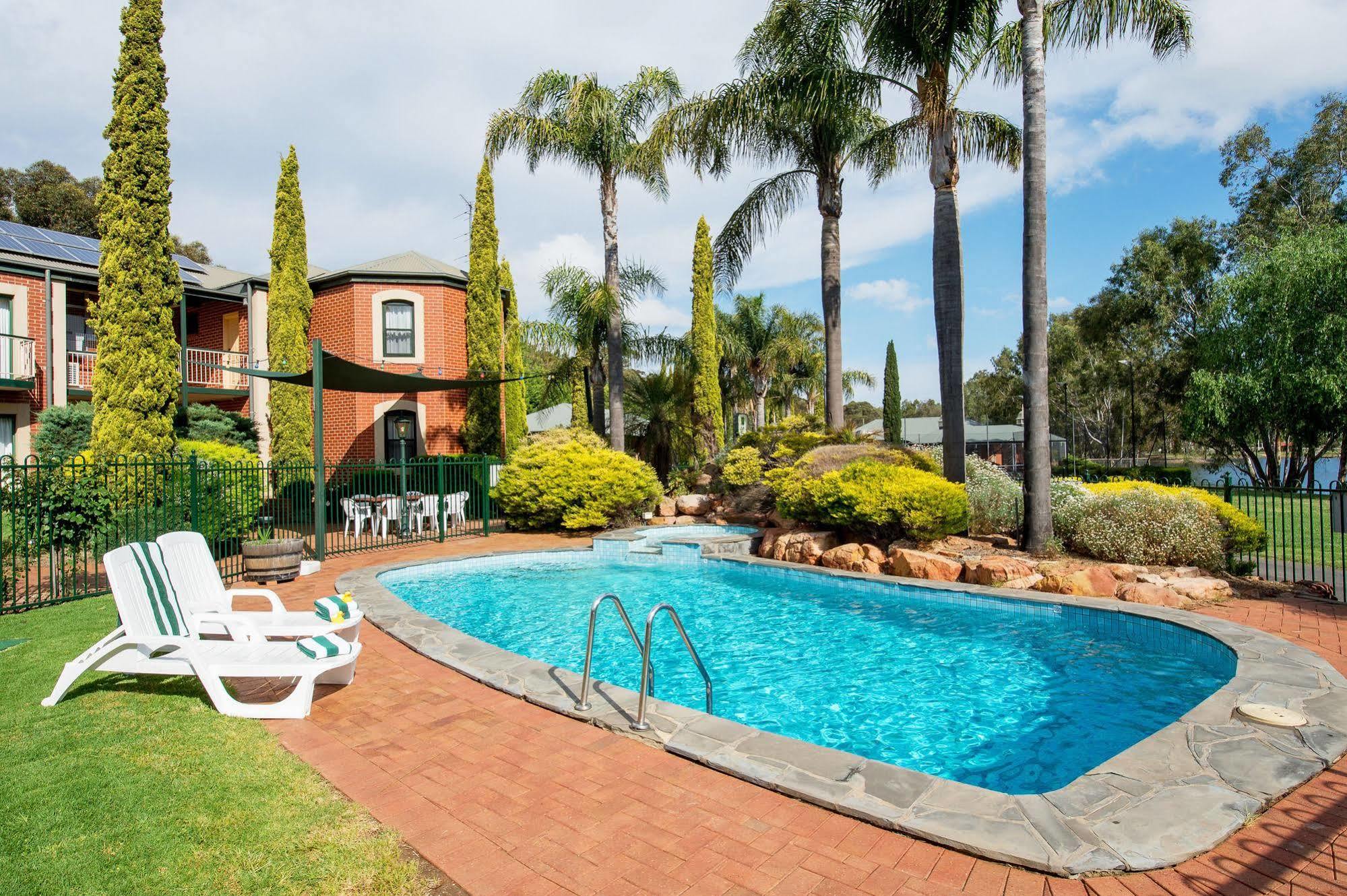 Clare Country Club Hotel Exterior foto